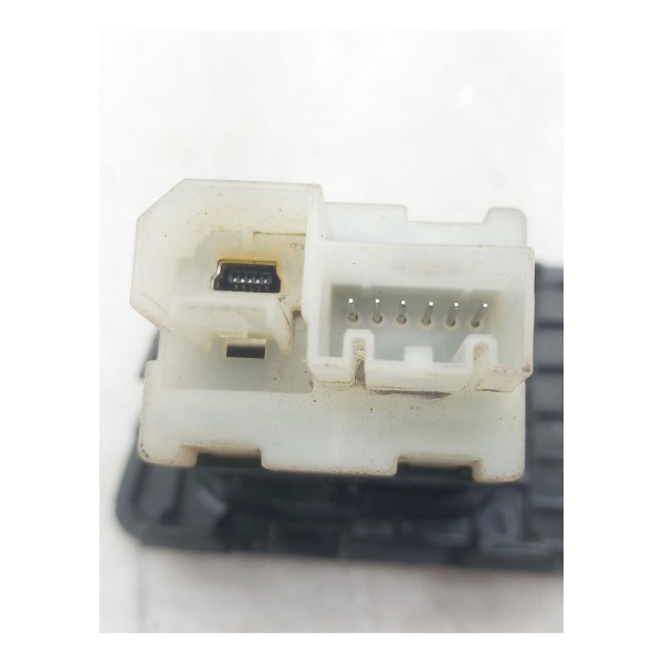 Moldura Dianteira Tomado 12v/usb  Onix 20/24 13519246