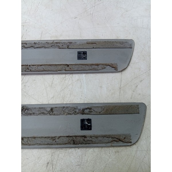 Soleira Dianteira Cromado Mercedes C180 2015 A 2019 Cromado