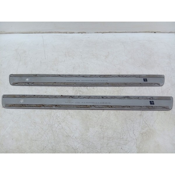 Soleira Dianteira Cromado Mercedes C180 2015 A 2019 Cromado