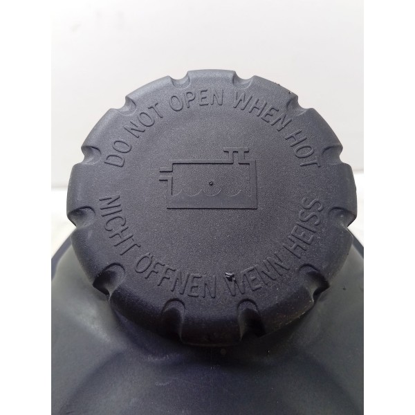 Reservatório Água Mercedes C180 2015 A 2019