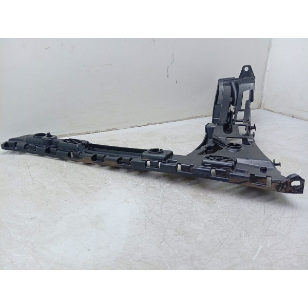 Guia Parachoque Tras\esq Mercedes C180 2015 A 2019