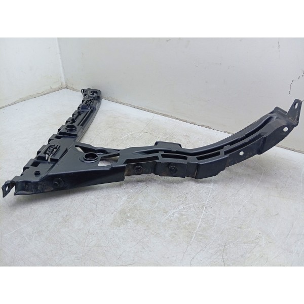 Guia Parachoque Tras\esq Mercedes C180 2015 A 2019