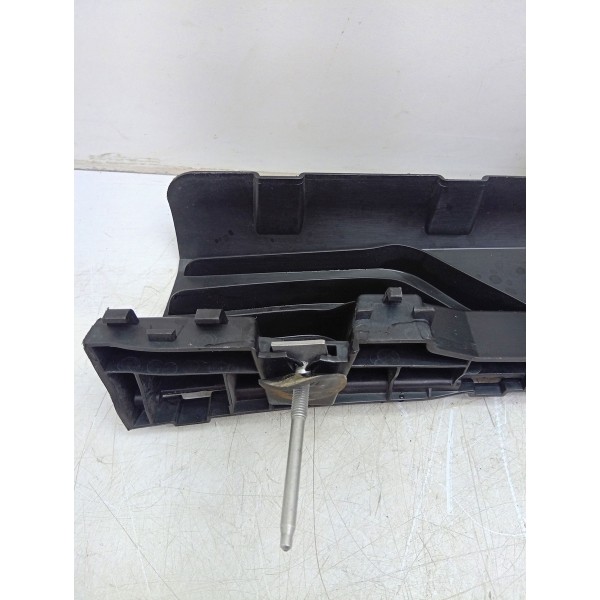 Guia Central Parachoque Tras Mercedes C180 2015 A 2019