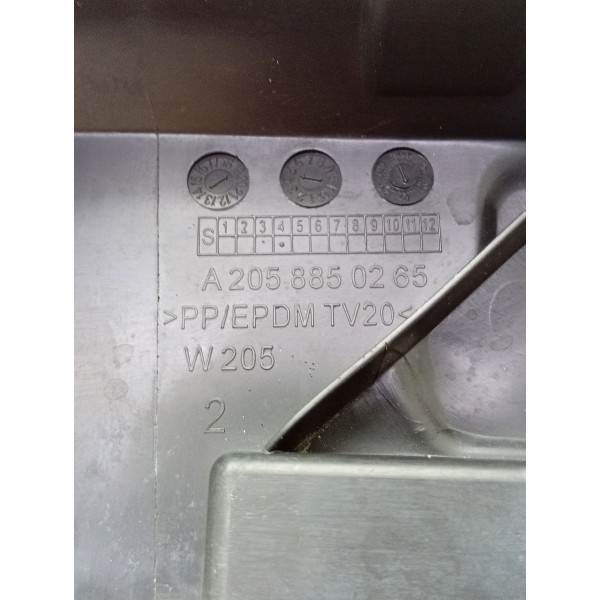 Guia Central Parachoque Tras Mercedes C180 2015 A 2019