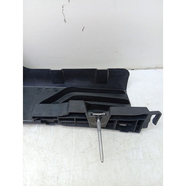 Guia Central Parachoque Tras Mercedes C180 2015 A 2019