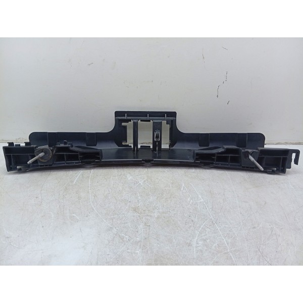 Guia Central Parachoque Tras Mercedes C180 2015 A 2019