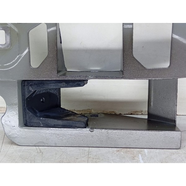 Suporte Dobradiça Do Porta-malas (e) C180 15/19 0700zgs007