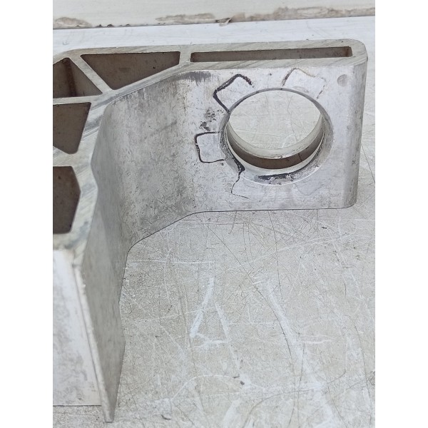 Suporte Radiador Esquerdo Mercedes C180 2015 A 2019