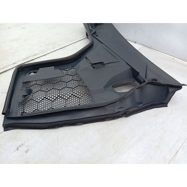 Grade Churrasqueira Esquerda Mercedes C180 2015 A 2019