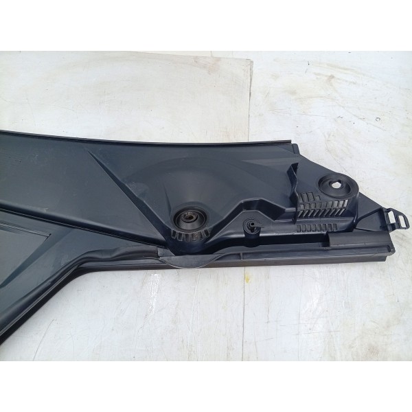 Grade Churrasqueira Esquerda Mercedes C180 2015 A 2019