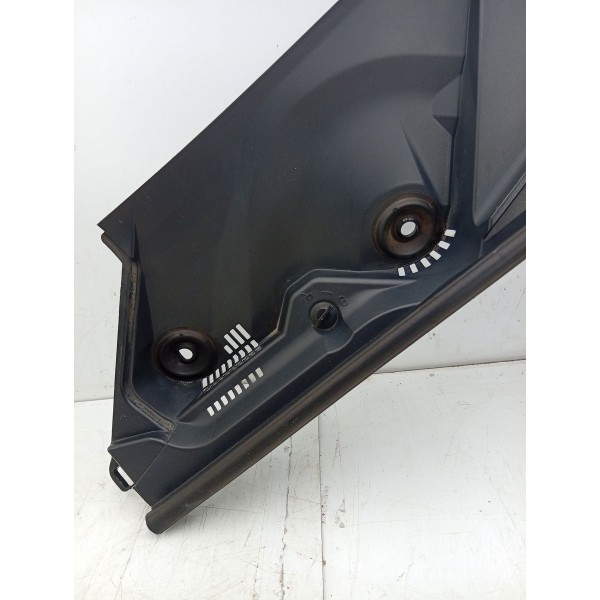 Grade Churrasqueira Esquerda Mercedes C180 2015 A 2019