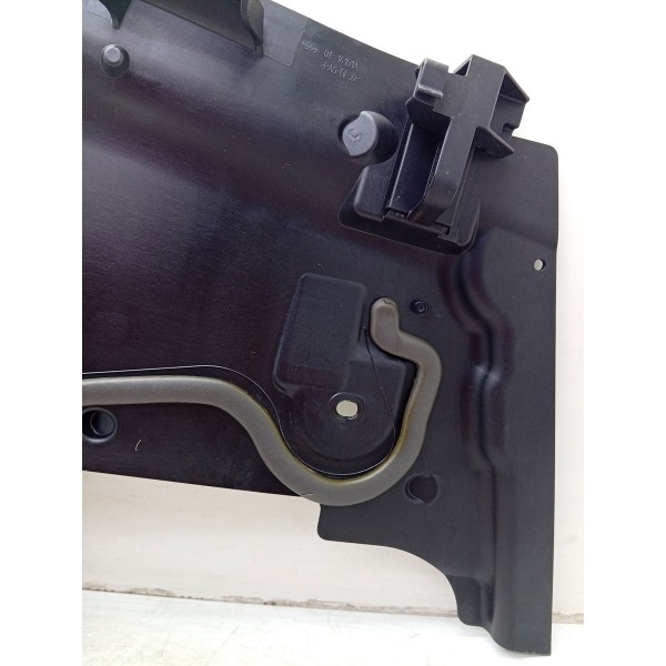 Defletor Calor Cofre Direito Mercedes C180 2015 A 2019