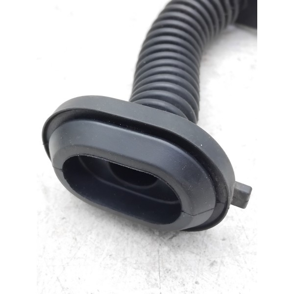 Borracha Chicote Tampa Traseira Hb20 13/19 919811s500