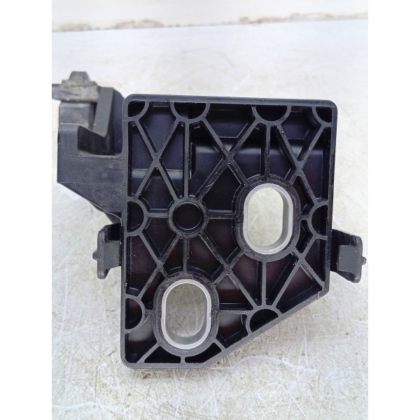 Suporte Parachoque Tras\esq Mercedes C180 2015 A 2019