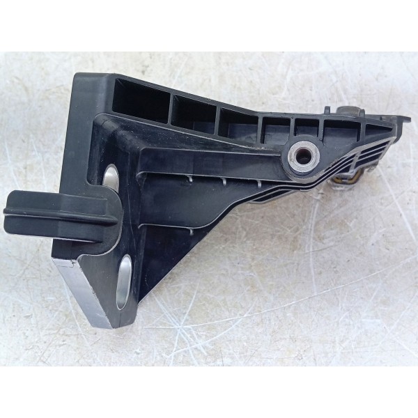 Suporte Parachoque Tras\esq Mercedes C180 2015 A 2019