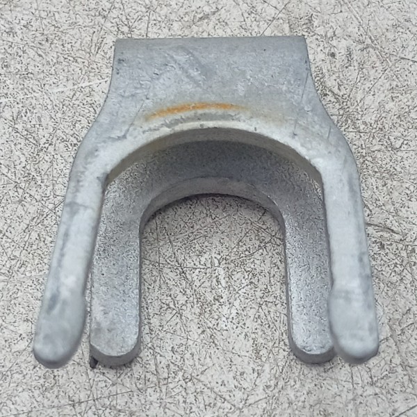 Suporte Trava Bico Injetor Mercedes C180 2015 A 2019