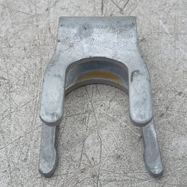 Suporte Trava Bico Injetor Mercedes C180 2015 A 2019