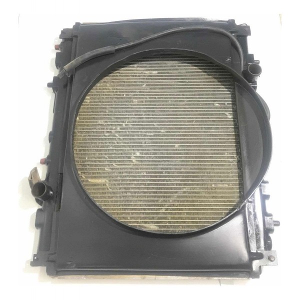 Radiador De Água Com Defletor Mitsubishi L200 2.5