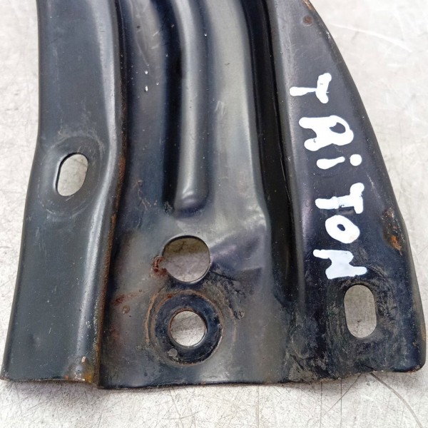 Suporte Para-choque Dianteiro Direito L200 Pajero Dakar