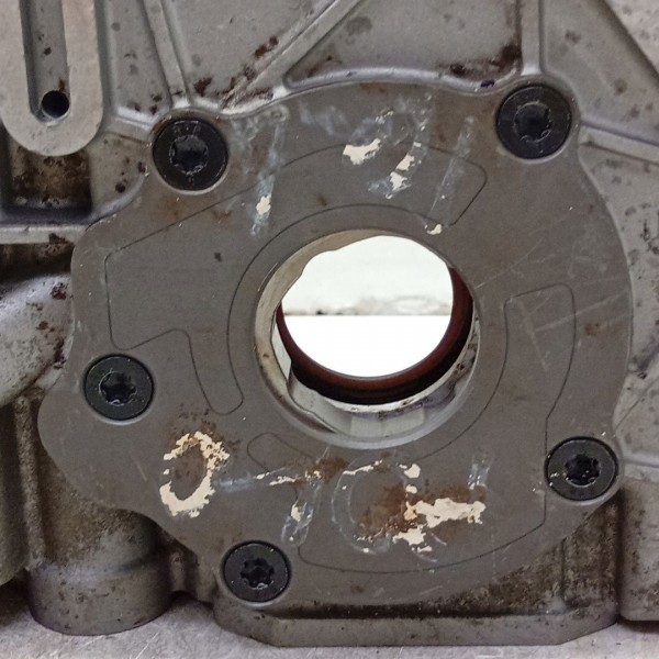 Bomba Oleo Up 23\24 04e115105m