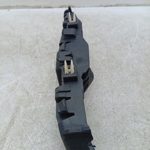 Guia Do Para Choque Dianteiro Esquerdo Hb20 22/24 86551r1600