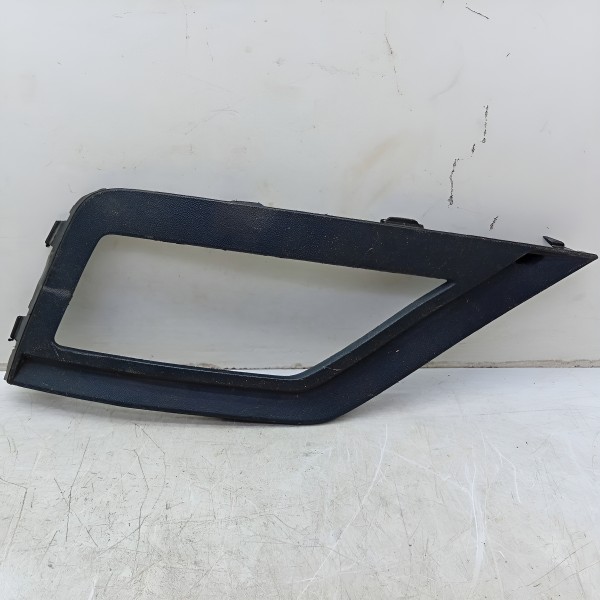 Moldura Do Farol De Milha Direita Voyage G7 20/25 5u0853666q