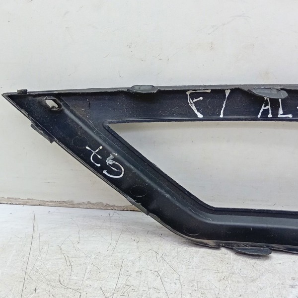 Moldura Do Farol De Milha Direita Voyage G7 20/25 5u0853666q