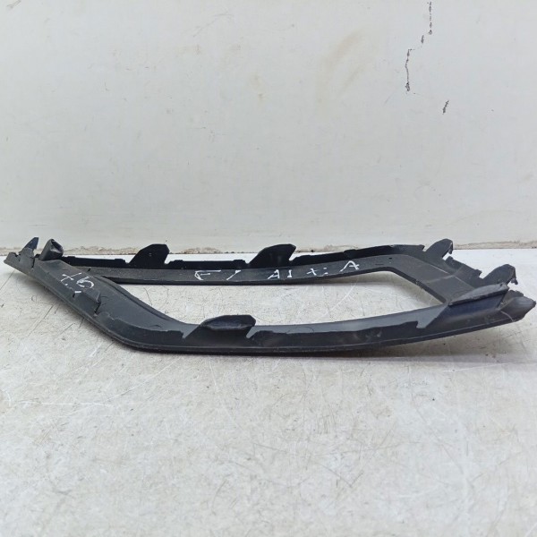 Moldura Do Farol De Milha Direita Voyage G7 20/25 5u0853666q