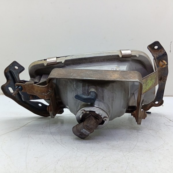 Farol Milha Dianteiro Direito Pajero Full 2001 2002 A 2005