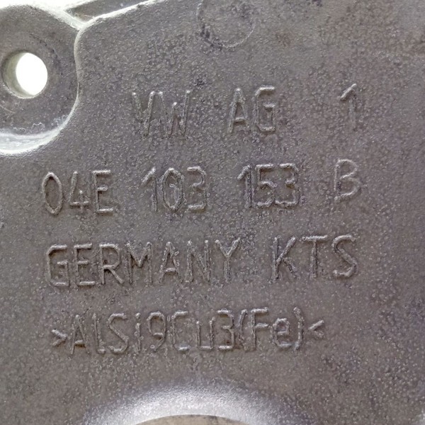 Flange Tampa Frontal Audi A1 A3 Q3 1.4 Tsi 04e103153b