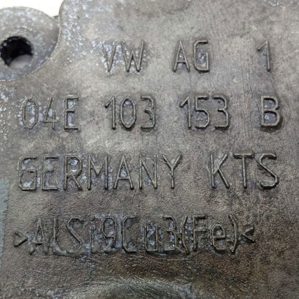 Flange Retentor Audi A1 A3 Vw Golf 1.4 Tsi 04e103153b Peça