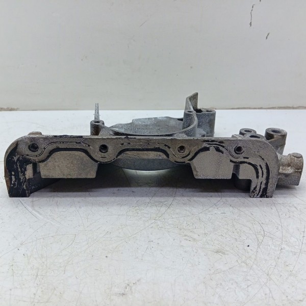 Flange Retentor Audi A1 A3 Vw Golf 1.4 Tsi 04e103153b Peça