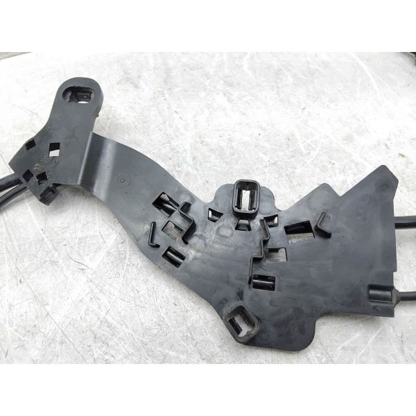 Cabos Com Suporte Do Abs Traseiro Mercades C180 15/19