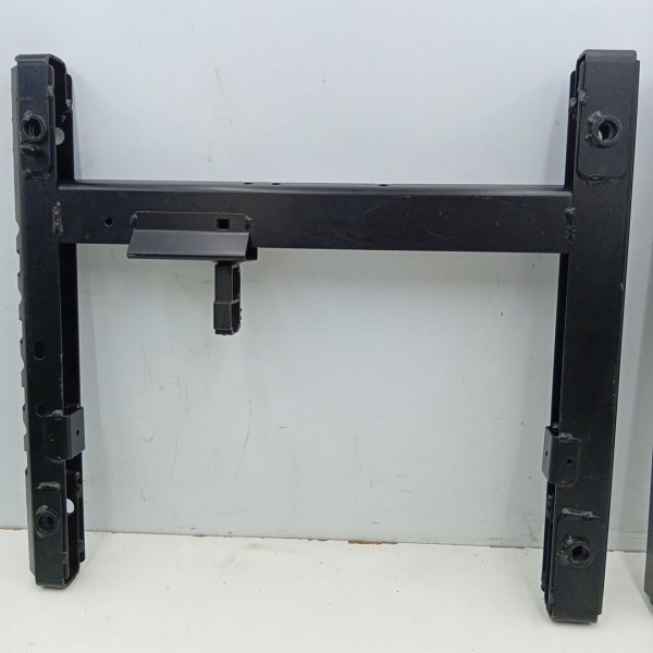 Trilho Do Banco Dianteiro (le) Vw Amarok 17/24 2h6881033b