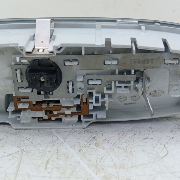 Luz Cortesia Interna Ford Ka 2015