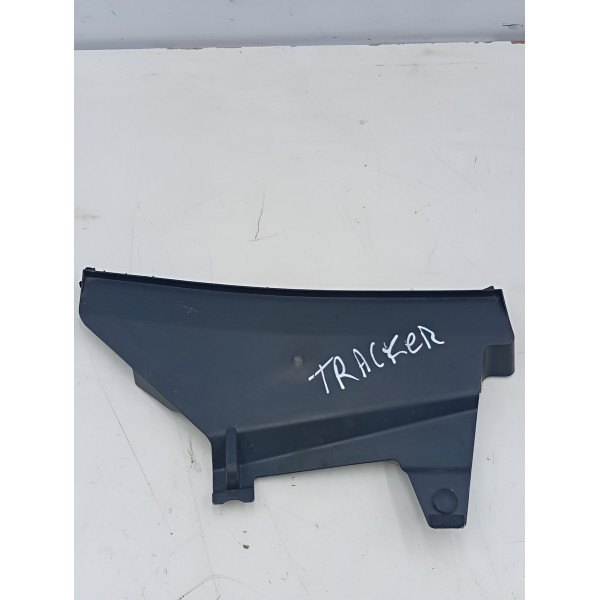 Acabamento Defletor Água Painel Corta Fogo Tracker 2017-2019