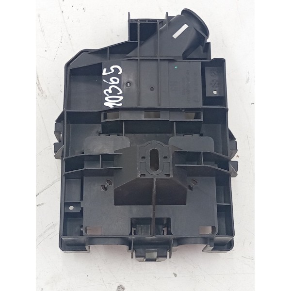 Suporte Caixa De Fusiveis Chevrolet Tracker 2016 A 2019