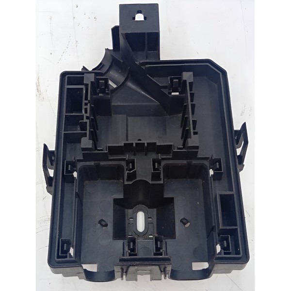 Suporte Caixa De Fusiveis Chevrolet Tracker 2016 A 2019