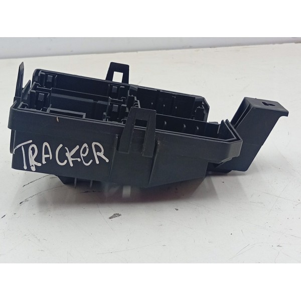 Suporte Caixa De Fusiveis Chevrolet Tracker 2016 A 2019