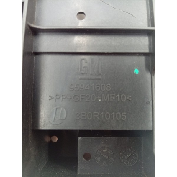 Suporte Caixa De Fusiveis Chevrolet Tracker 2016 A 2019