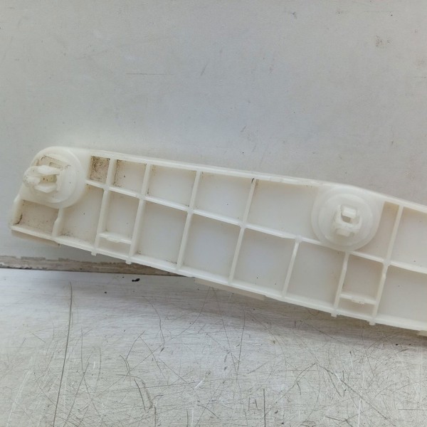 Guia Parachoque Traseiro Direito Pajero Full 2012