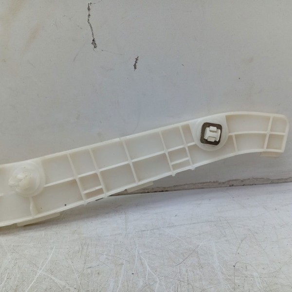 Guia Parachoque Traseiro Direito Pajero Full 2012