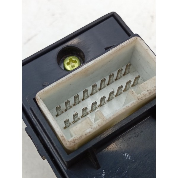 Botão Vidro Elétrico Le Hyundai Hb20 2012 A 2020