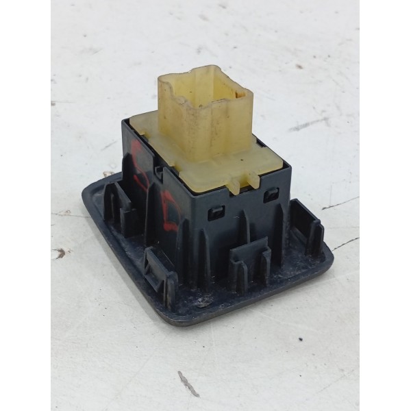 Botão Vidro Dianteiro Direito Renault Logan 2014 2015 A 2018