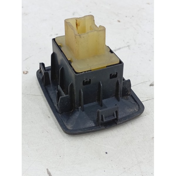 Botão Vidro Dianteiro Direito Renault Logan 2014 2015 A 2018