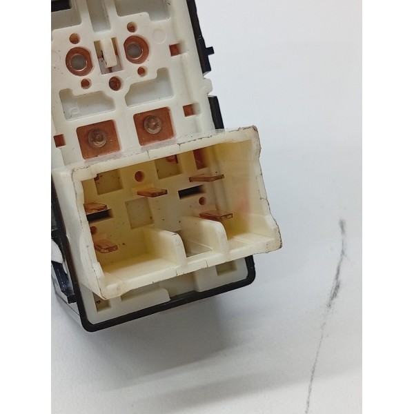 Interruptor Vidro Dianteiro Direito Hb20 Hatch 2021