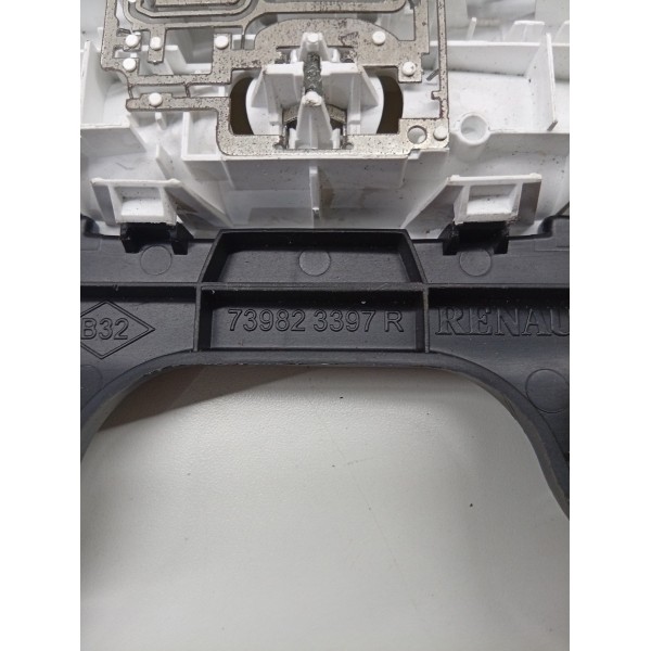 Luz Cortesía Traseira Renault Captur 2018 A 2023