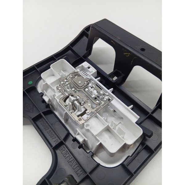 Luz Cortesía Traseira Renault Captur 2018 A 2023