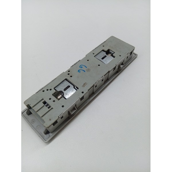 Lanterna Teto Cortesia Volkswagen Amarok 2011 2012 A 2016