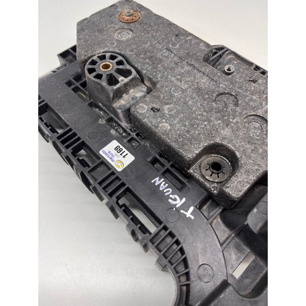 Base Suporte Caixa Bateria Volkswagen Tiguan Tsi 2013